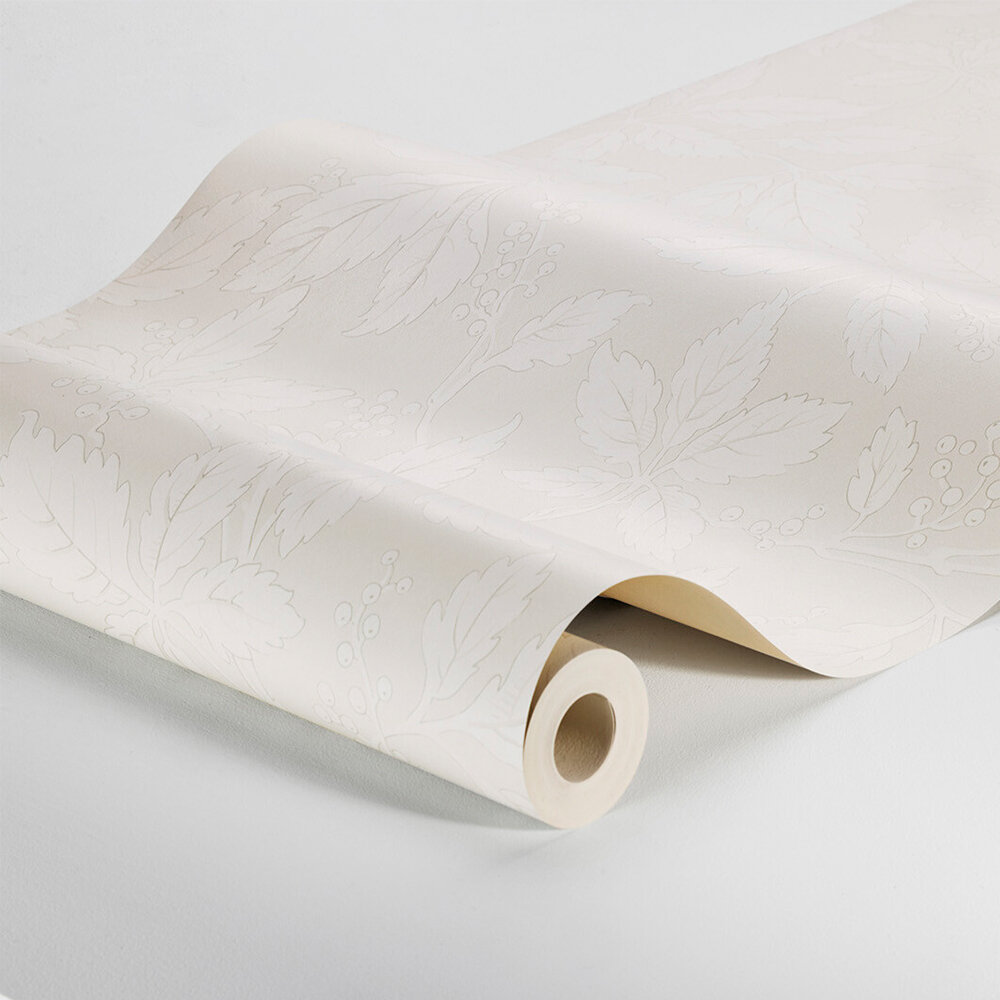 Vildvin Wallpaper - White - by Boråstapeter