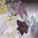 Panoramique Amaryllis mural - Prune - Elle Decor. Cliquez pour en savoir plus et lire la description.