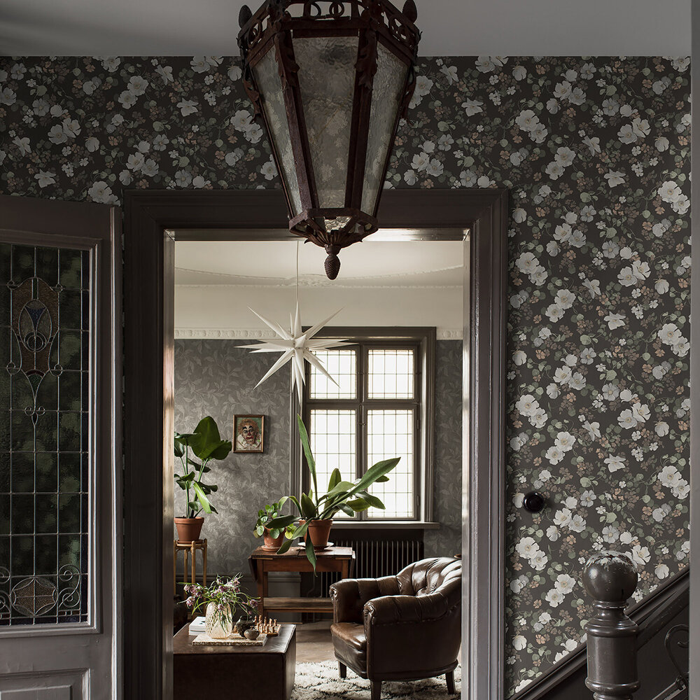 Enchanting Flower Wallpaper - Brown - by Boråstapeter