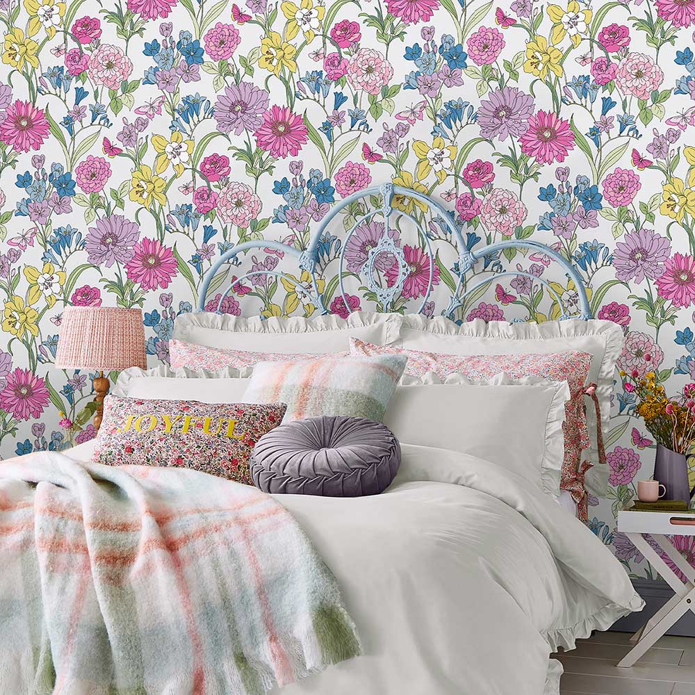 Gilly Wallpaper - Multi coloured - by Laura Ashley