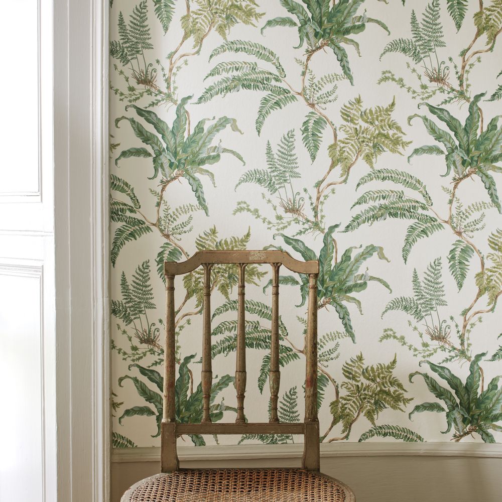 Woodfern Wallpaper - Green - by Colefax and Fowler