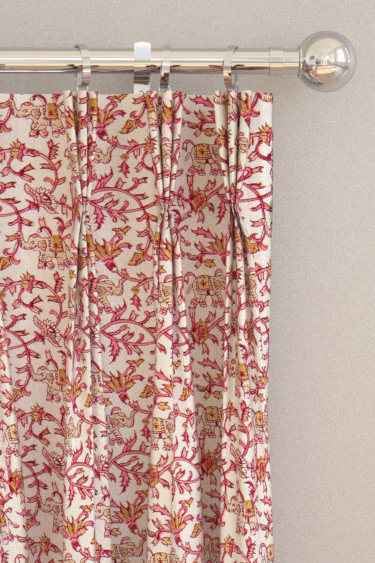 Cortinas Hathi Embroidery - Frambuesa - de Clarke & Clarke. Haz clic para obtener más detalles y una descripción.