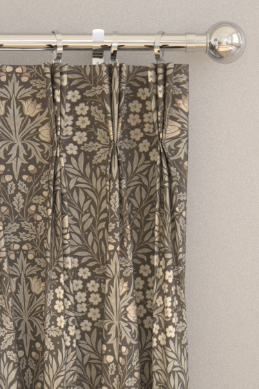 Cortinas Daisy & Oak - Tinta/grafito - de Morris. Haz clic para obtener más detalles y una descripción.