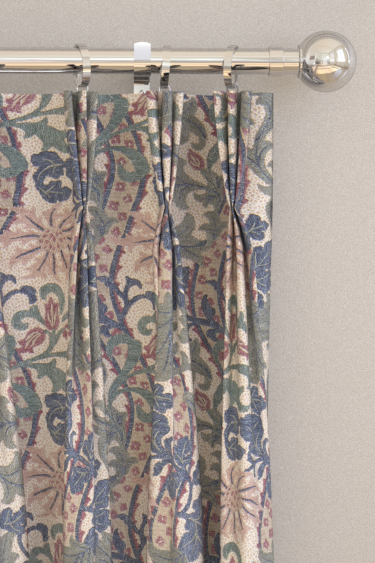 Cortinas Cornflower Embroidery - Añil/ciruela - de Morris. Haz clic para obtener más detalles y una descripción.
