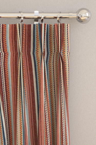 Cortinas Woodford Stripe - Mora - de Morris. Haz clic para obtener más detalles y una descripción.