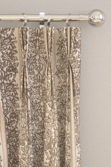 Cortinas Oak & Blossom Weave - Castaña - de Morris. Haz clic para obtener más detalles y una descripción.