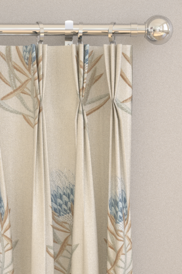 Rideaux Protea Flower - Bleu porcelaine / lin - Sanderson. Cliquez pour en savoir plus et lire la description.